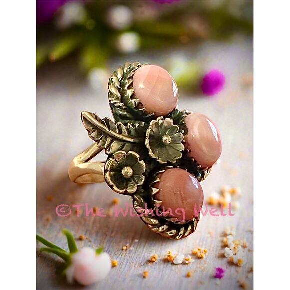 Queen Conch Pink Three Stone | Sterling Silver Ring | Size 8 - Picture 2 of 6